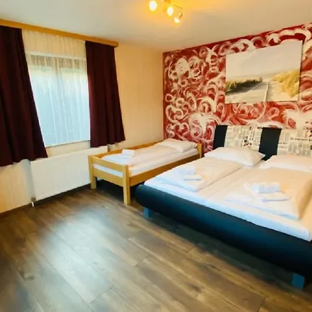 House Auer - By Four Seasons