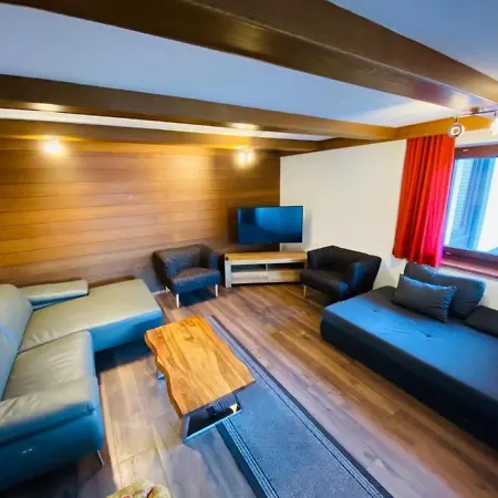 House Auer - By Four Seasons *